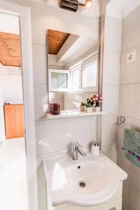 Holiday Home Marina-Renovated House In City Center Rogoznica  Εξωτερικό φωτογραφία