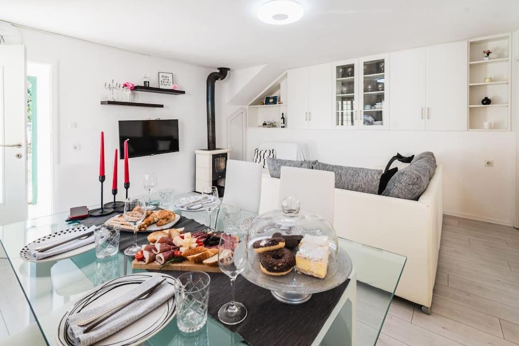 Holiday Home Marina-Renovated House In City Center Rogoznica  Εξωτερικό φωτογραφία