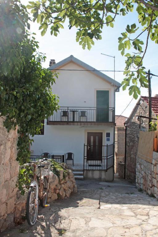 Holiday Home Marina-Renovated House In City Center Rogoznica  Εξωτερικό φωτογραφία